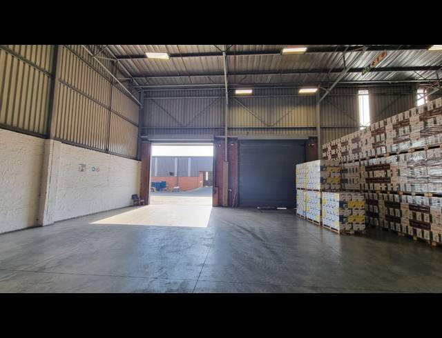 2,943M² WAREHOUSE TO LET IN POMONA